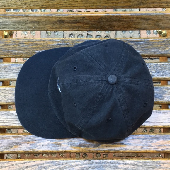 Dab hat full black 6 panel style cap with adjustable back strap and buckle - Picture 7 of 16